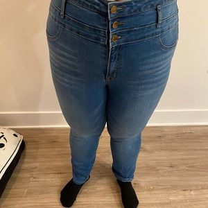 Buttonfly 3 button jeans